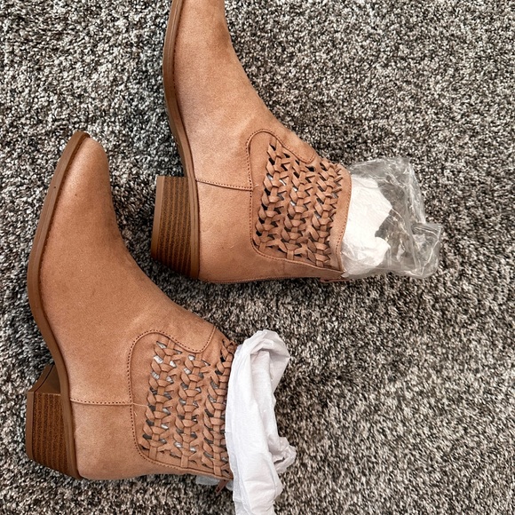 Quipid Braided Western Bootie Warm Taupe Suede Sochi size 7 Brand new - Picture 6 of 6
